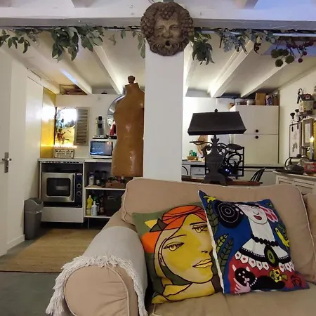 Paris Authentic House With Courtyard 12 Rue Labourse 94250