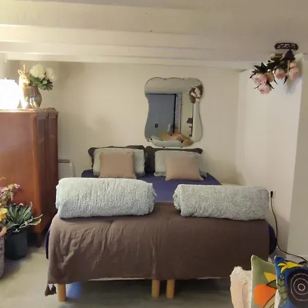 Paris Authentic House With Courtyard 12 Rue Labourse 94250 Apartment *