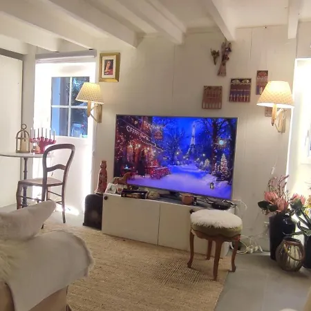 Apartment Paris Authentic House With Courtyard 12 Rue Labourse 94250 *