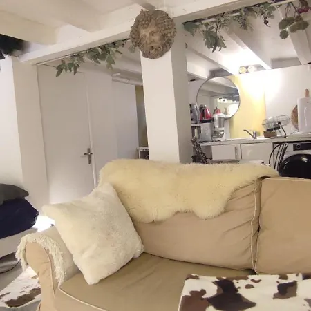 Paris Authentic House With Courtyard 12 Rue Labourse 94250 *