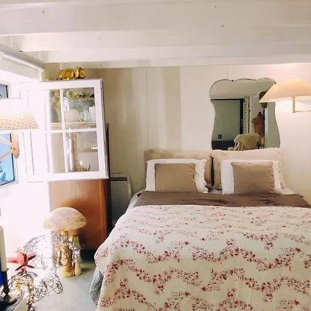 Paris Authentic House With Courtyard 12 Rue Labourse 94250 Apartment