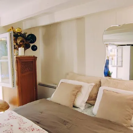 Paris Authentic House With Courtyard 12 Rue Labourse 94250 Apartment