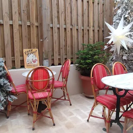 Paris Authentic House With Courtyard * جنتيلي