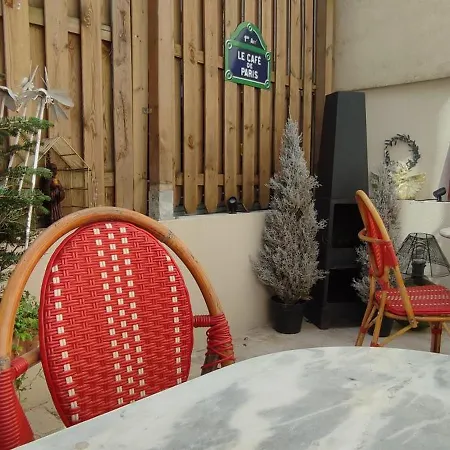 아파트 Paris Authentic House With Courtyard 장티이