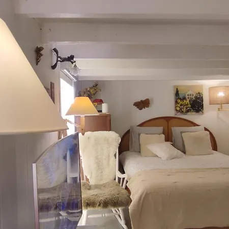 Apartment Paris Authentic House With Courtyard *
