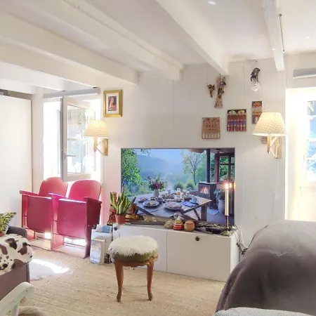 Appartement Paris Authentic House With Courtyard Gentilly