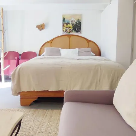 Paris Authentic House With Courtyard Appartamento Gentilly
