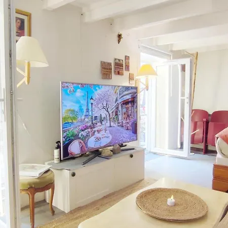Paris Authentic House With Courtyard Appartement