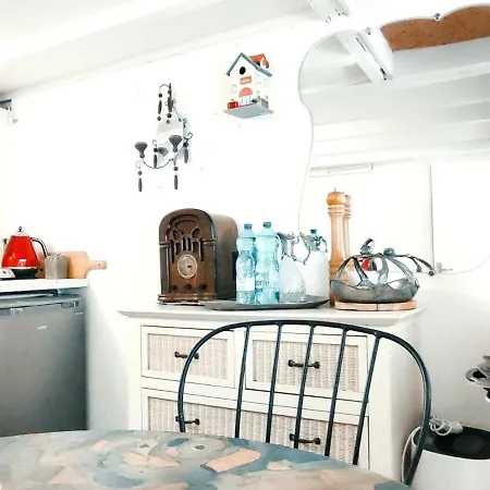 Paris Authentic House With Courtyard Appartement