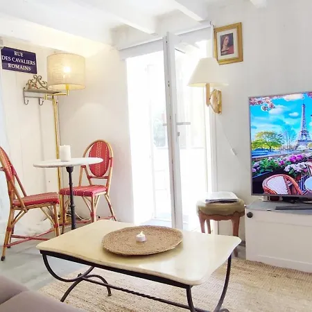 Appartement Paris Authentic House With Courtyard Gentilly